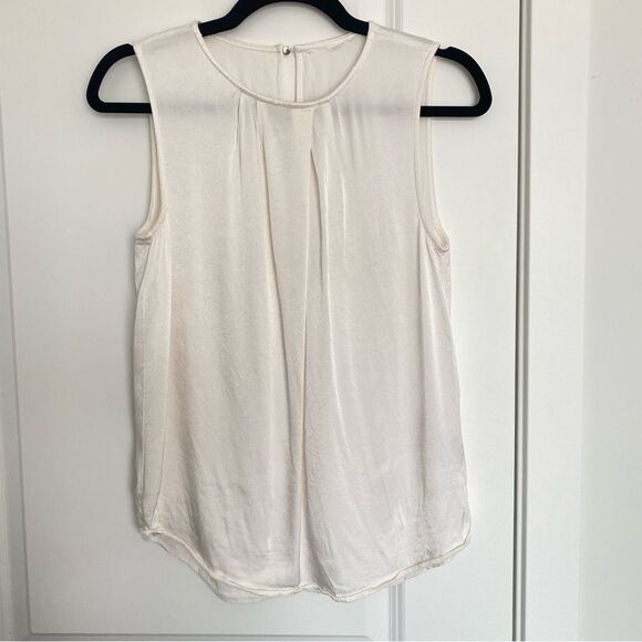 Tops - Pearl White Sleeveless Blouse